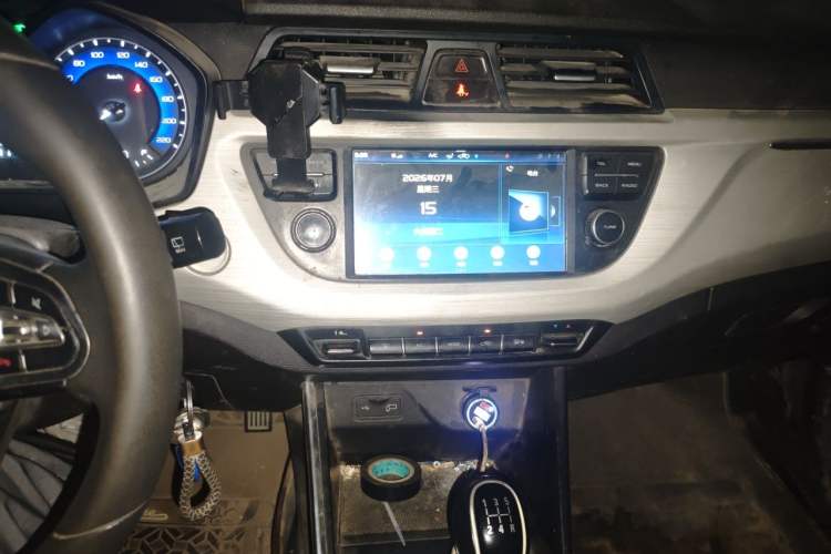 Used Geely Auto Vision X3 2020 1.5L Manual Elite Edition Audio And AC Panel