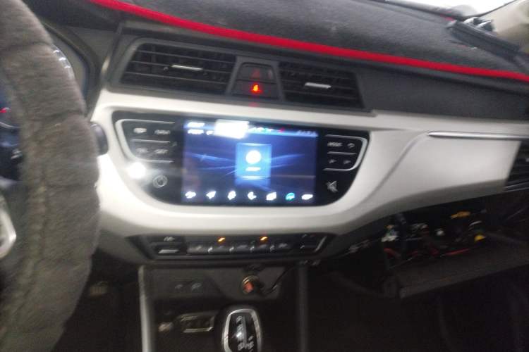 Used Geely Auto Vision X3 2020 1.5L CVT Luxury Model Audio And AC Panel