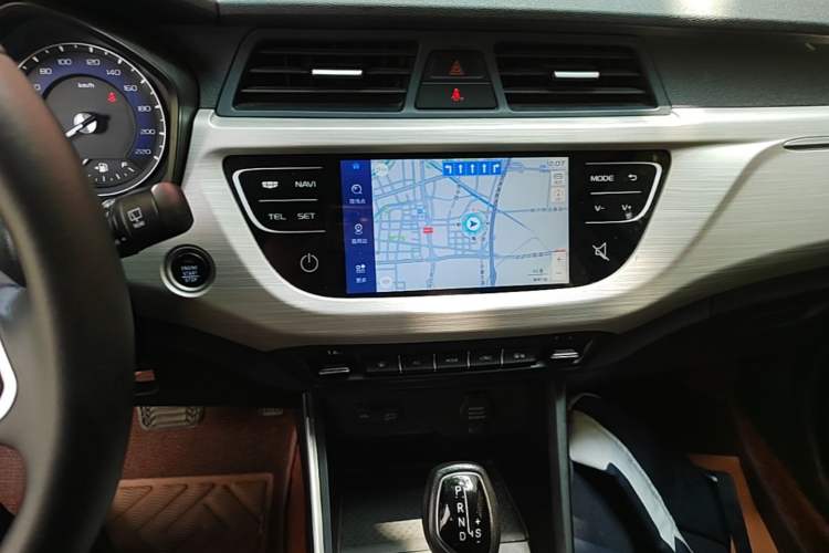 Used Geely Auto Vision X3 2020 1.5L CVT Luxury Model Audio And AC Panel
