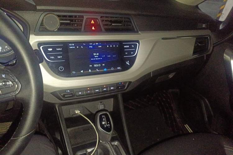 Used Geely Auto Vision X3 2020 1.5L CVT Luxury Model Audio And AC Panel