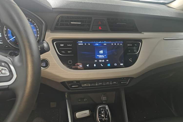 Used Geely Auto Vision X3 2020 1.5L CVT Luxury Model Audio And AC Panel