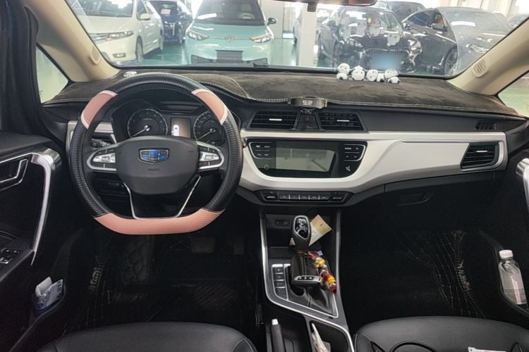 Used Geely Auto Vision X3 2020 1.5L CVT Luxury Model Center Console