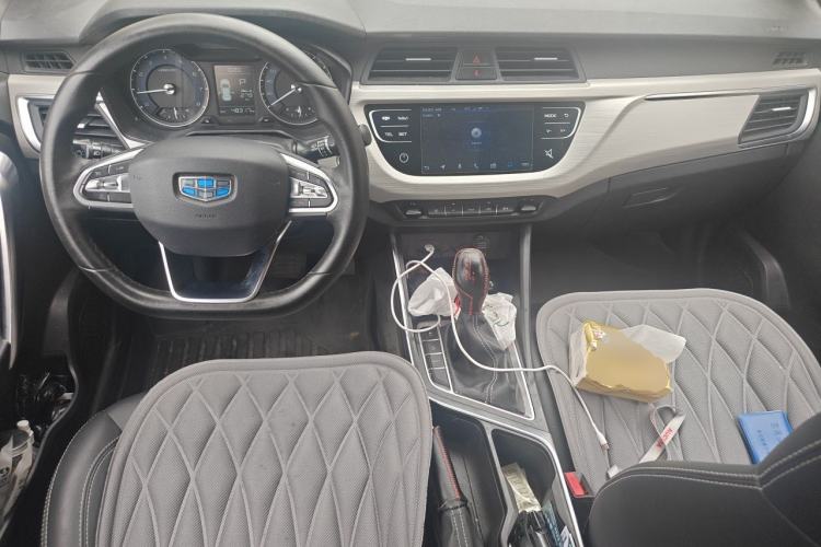 Used Geely Auto Vision X3 2020 1.5L CVT Luxury Model Center Console