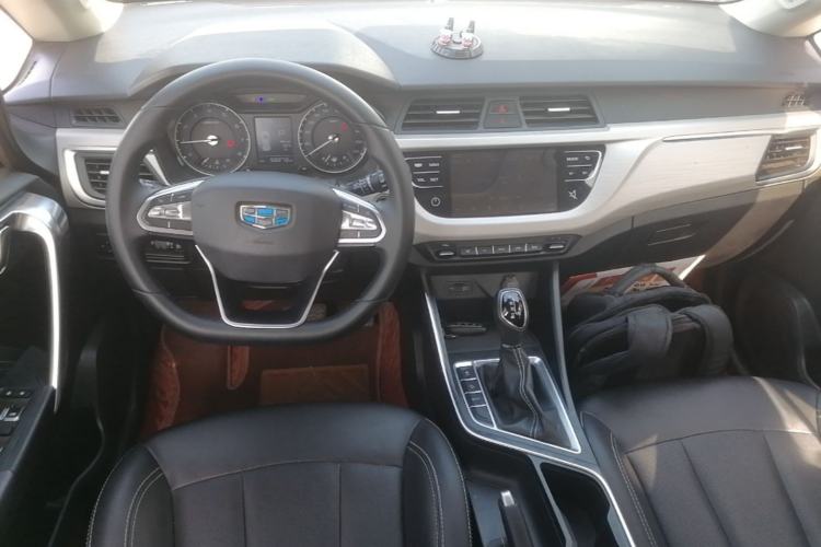 Used Geely Auto Vision X3 2020 1.5L CVT Luxury Model Center Console