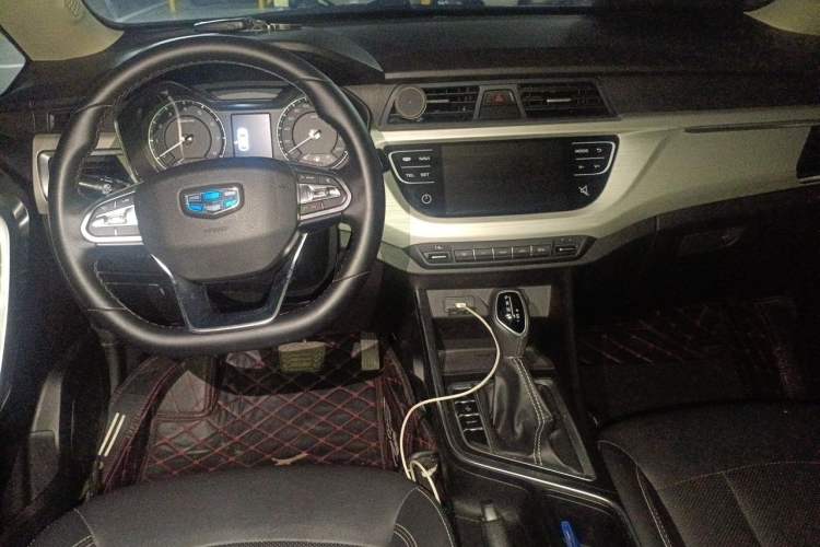Used Geely Auto Vision X3 2020 1.5L CVT Luxury Model Center Console