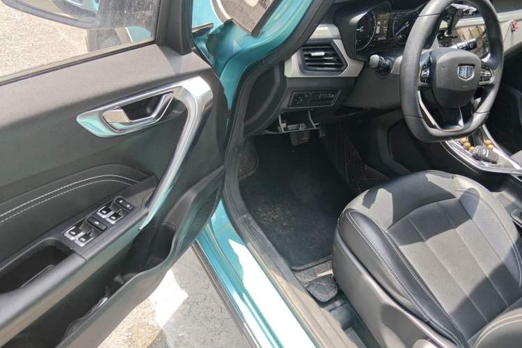 Used Geely Auto Vision X3 2020 1.5L CVT Elite Edition Driver Seat
