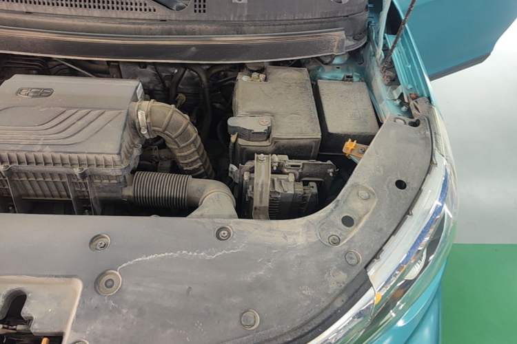 Used Geely Auto Vision X3 2020 1.5L CVT Luxury Model Engine Bay Left