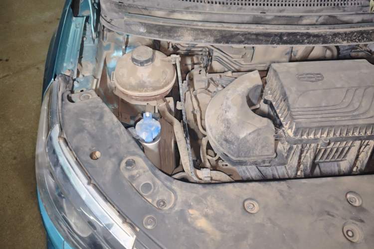 Used Geely Auto Vision X3 2020 1.5L Manual Elite Edition Engine Bay Right