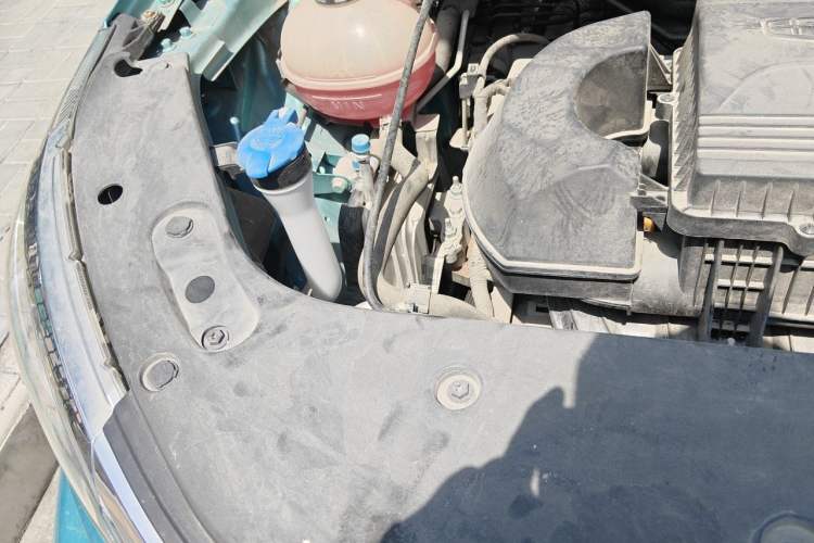 Used Geely Auto Vision X3 2020 1.5L CVT Elite Edition Engine Bay Right