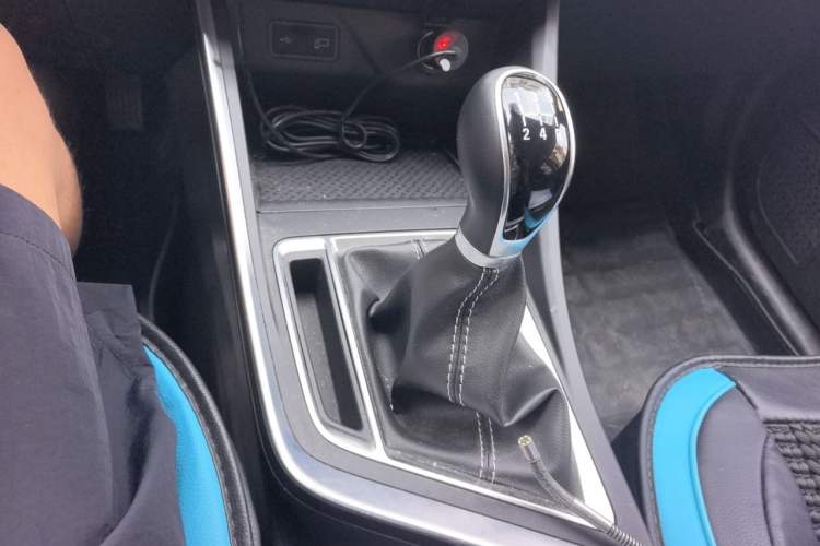 Used Geely Auto Vision X3 2020 1.5L Manual Elite Edition Gear Lever