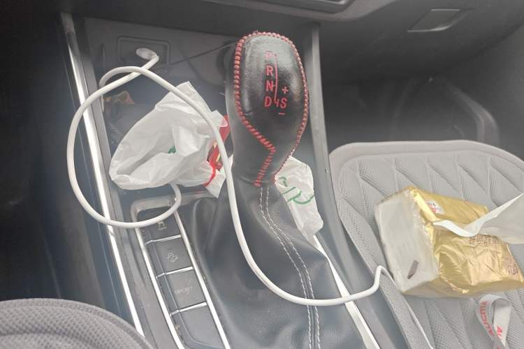 Used Geely Auto Vision X3 2020 1.5L CVT Luxury Model Gear Lever