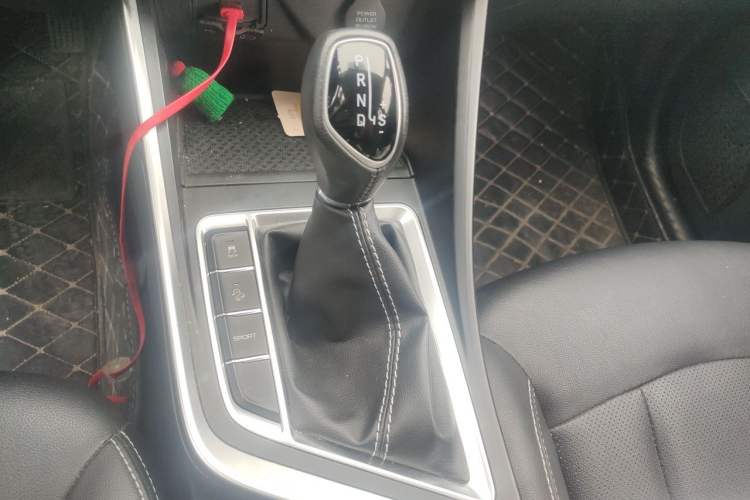 Used Geely Auto Vision X3 2020 1.5L CVT Luxury Model Gear Lever