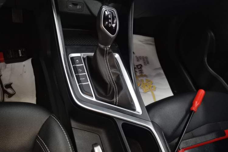 Used Geely Auto Vision X3 2020 1.5L CVT Luxury Model Gear Lever