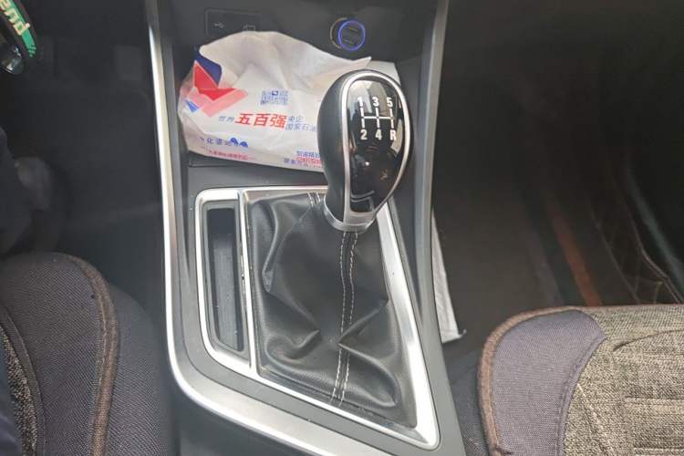 Used Geely Auto Vision X3 2020 1.5L Manual Luxury Edition Gear Lever