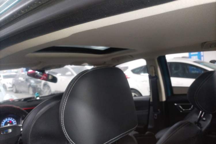 Used Geely Auto Vision X3 2020 1.5L CVT Luxury Model Headliner