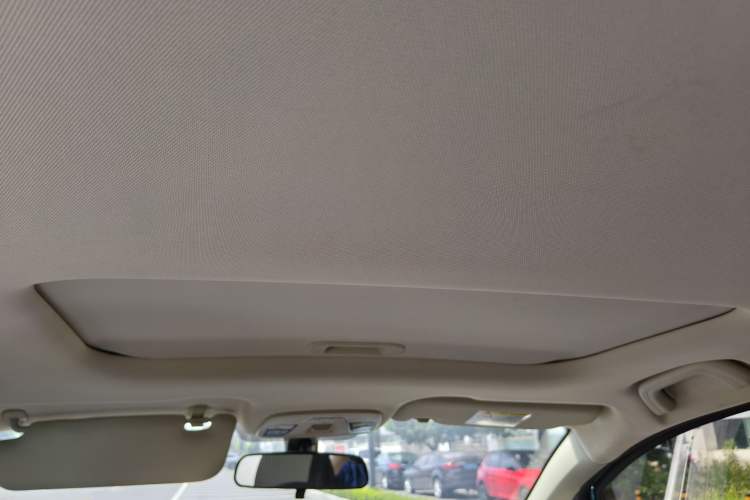 Used Geely Auto Vision X3 2020 1.5L CVT Luxury Model Headliner