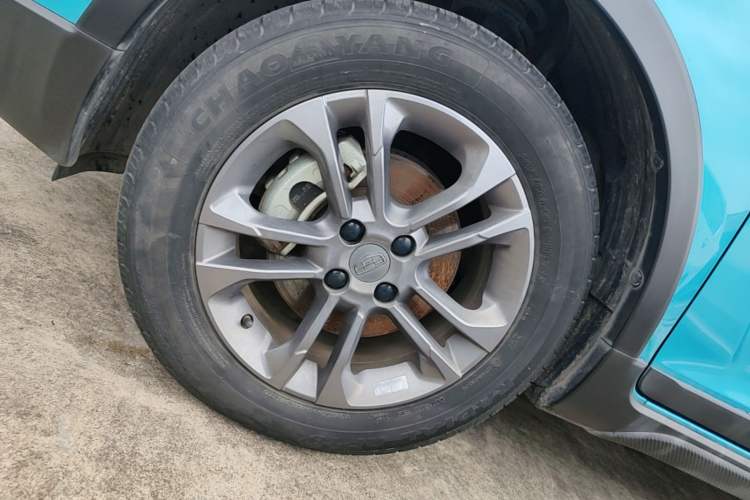 Used Geely Auto Vision X3 2020 1.5L CVT Elite Edition Left Front Wheel Hub