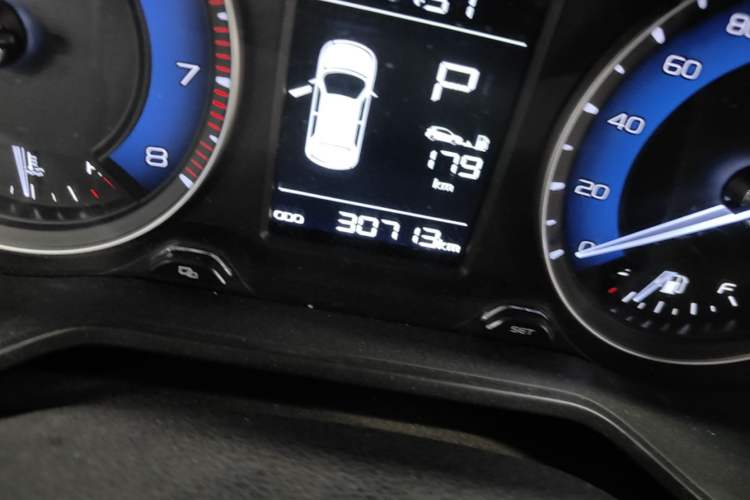 Used Geely Auto Vision X3 2020 1.5L CVT Luxury Model Odometer Close Up
