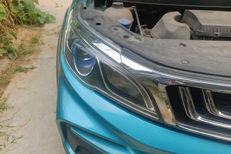 Used Geely Auto Vision X3 2020 1.5L CVT Luxury Model Right Front Headlight