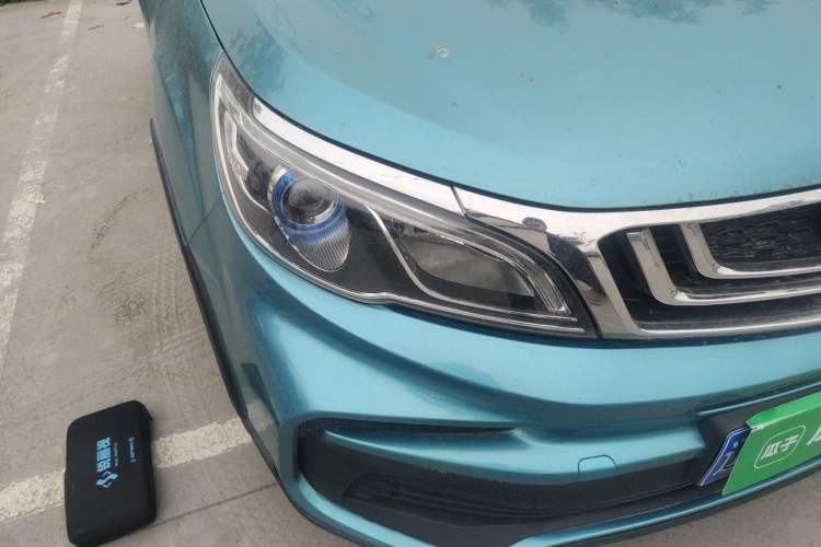 Used Geely Auto Vision X3 2020 1.5L CVT Luxury Model Right Front Headlight