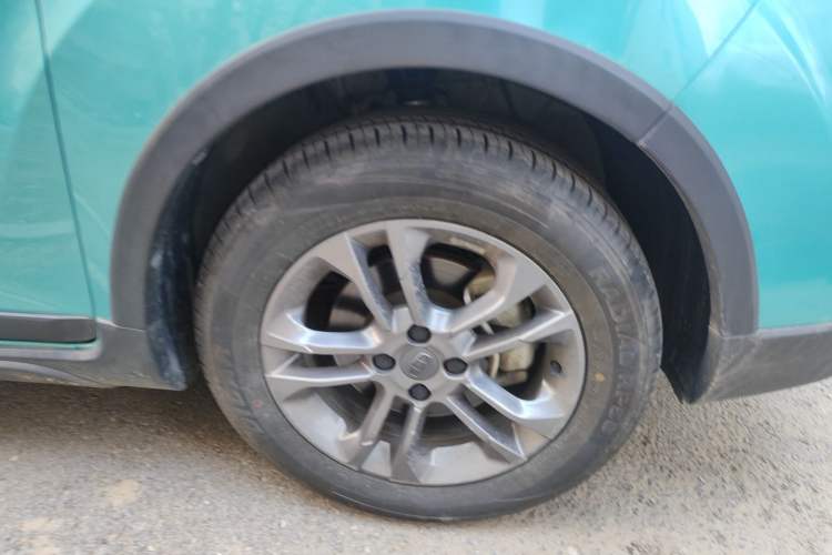 Used Geely Auto Vision X3 2020 1.5L CVT Elite Edition Right Front Wheel Hub