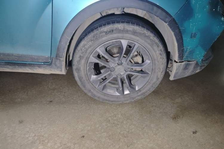 Used Geely Auto Vision X3 2020 1.5L Manual Elite Edition Right Front Wheel Hub