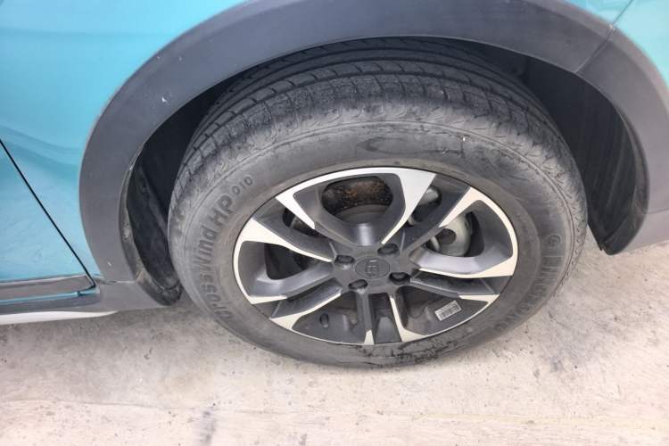 Used Geely Auto Vision X3 2020 1.5L Manual Elite Edition Right Front Wheel Hub