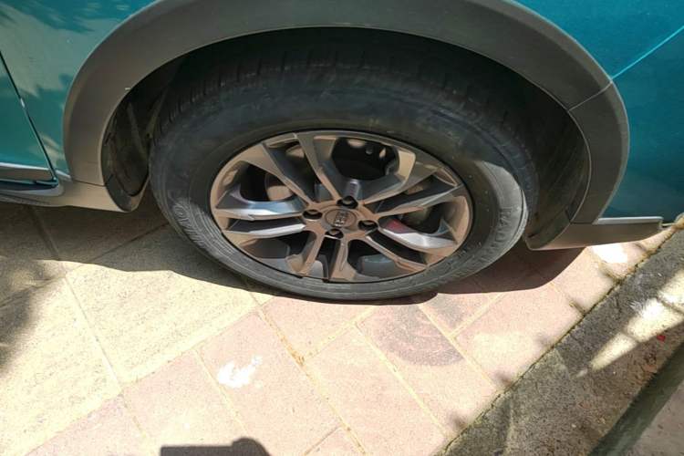 Used Geely Auto Vision X3 2020 1.5L CVT Luxury Model Right Front Wheel Hub