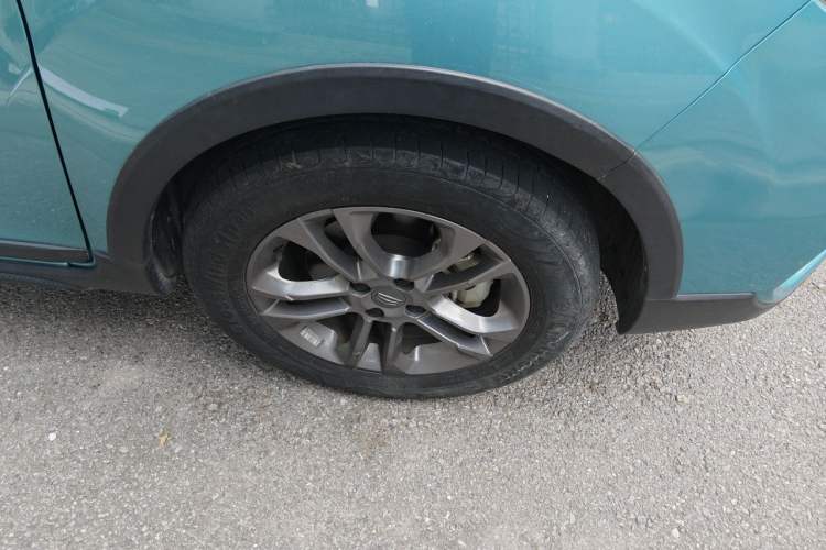 Used Geely Auto Vision X3 2020 1.5L CVT Elite Edition Right Front Wheel Hub