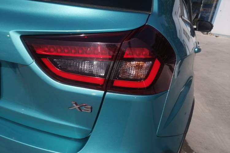 Used Geely Auto Vision X3 2020 1.5L CVT Luxury Model Right Rear Taillight