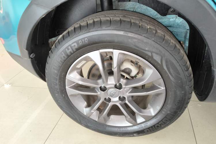 Used Geely Auto Vision X3 2020 1.5L CVT Luxury Model Right Rear Wheel Hub