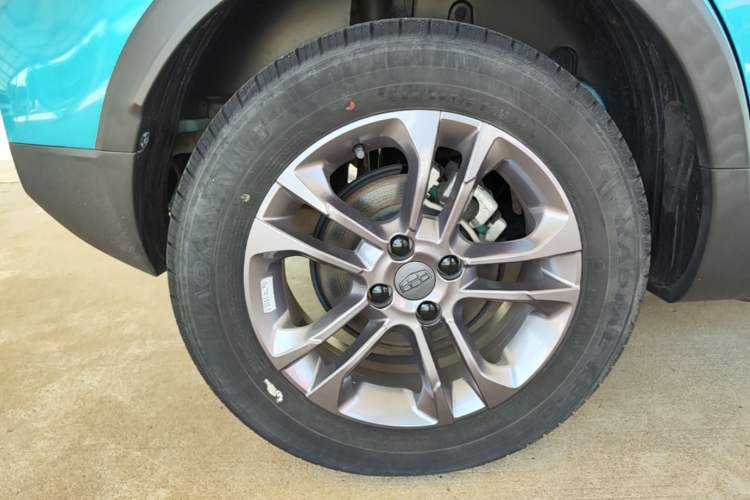 Used Geely Auto Vision X3 2020 1.5L CVT Luxury Model Right Rear Wheel Hub