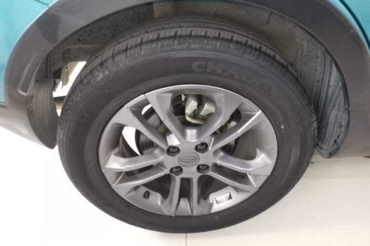 Used Geely Auto Vision X3 2020 1.5L CVT Luxury Model Right Rear Wheel Hub