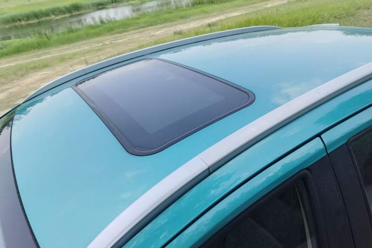 Used Geely Auto Vision X3 2020 1.5L CVT Luxury Model Roof