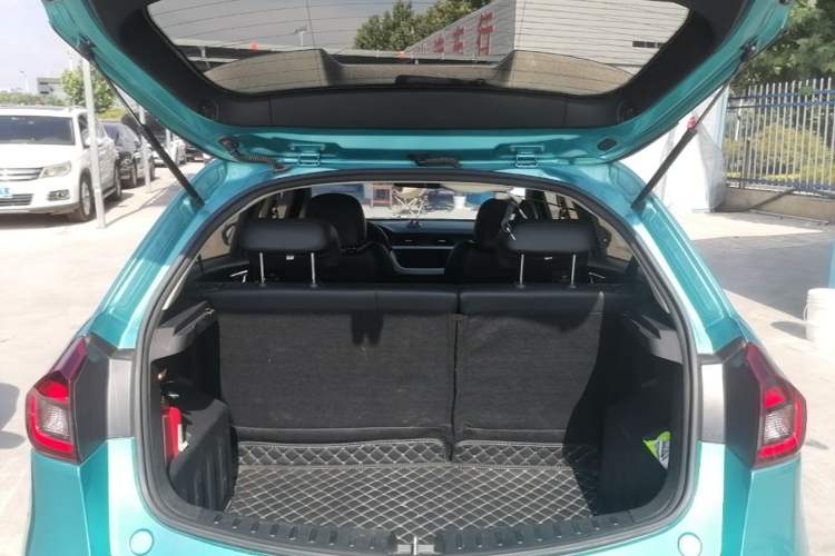 Used Geely Auto Vision X3 2020 1.5L CVT Luxury Model Trunk