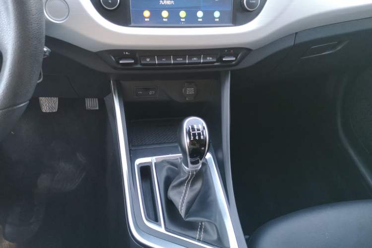 Used Geely Auto Vision X3 2020 1.5L Manual Elite Edition Gear Lever