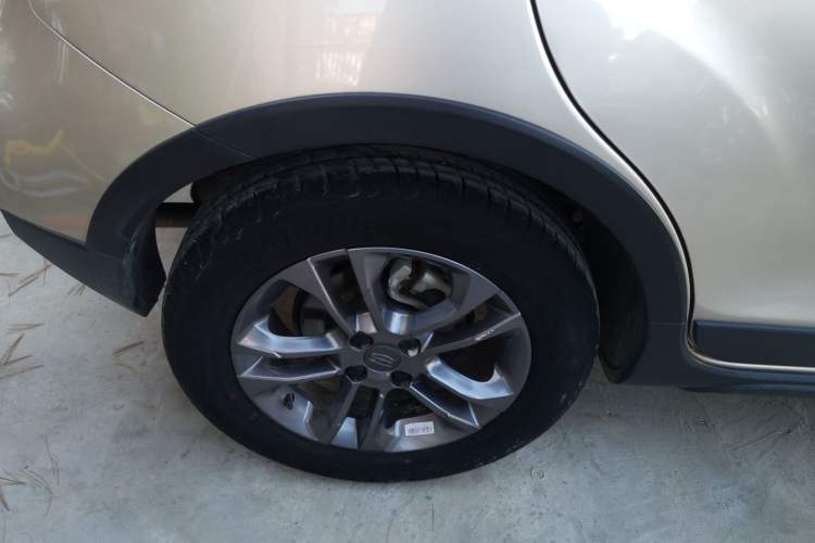 Used Geely Auto Vision X3 2020 1.5L Manual Elite Edition Right Rear Wheel Hub