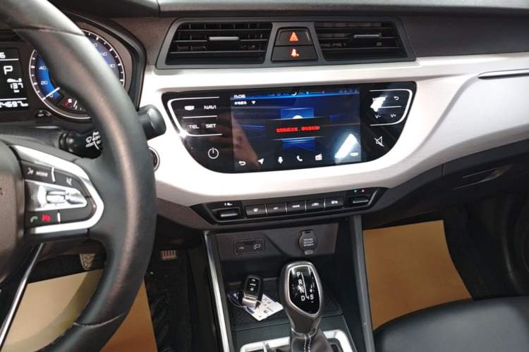Used Geely Auto Vision X3 2020 1.5L CVT Luxury Model Audio And AC Panel