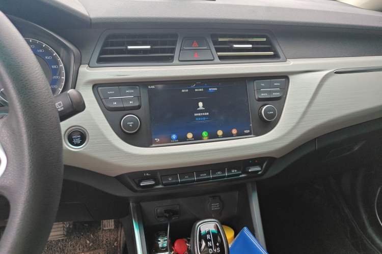 Used Geely Auto Vision X3 2020 1.5L CVT Elite Edition Audio And AC Panel