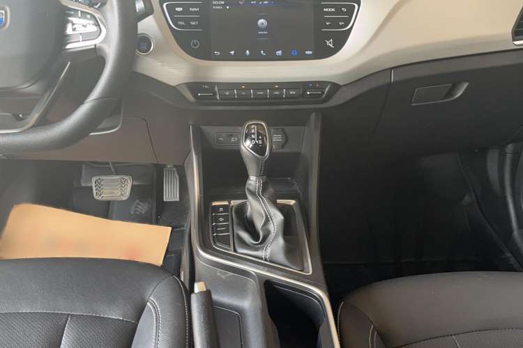 Used Geely Auto Vision X3 2020 1.5L CVT Elite Edition Audio And AC Panel