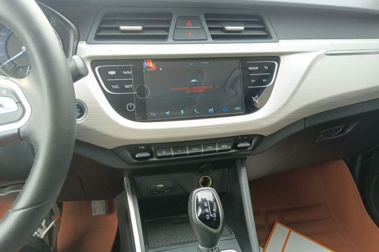 Used Geely Auto Vision X3 2020 1.5L CVT Luxury Model Audio And AC Panel