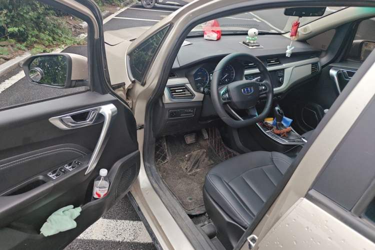 Used Geely Auto Vision X3 2020 1.5L CVT Elite Edition Driver Seat