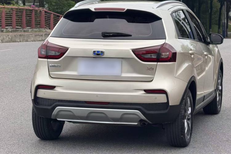 Used Geely Auto Vision X3 2020 1.5L Manual Luxury Edition Exterior 3