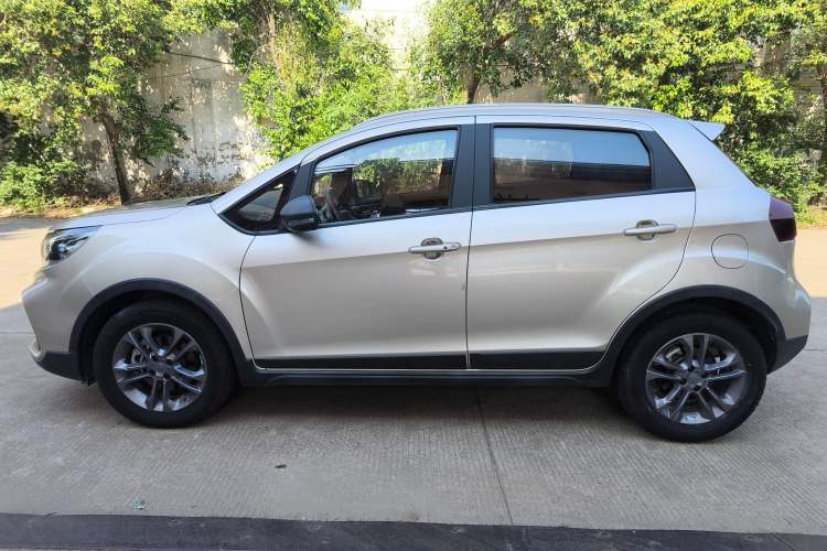 Used Geely Auto Vision X3 2020 1.5L CVT Luxury Model Exterior 3