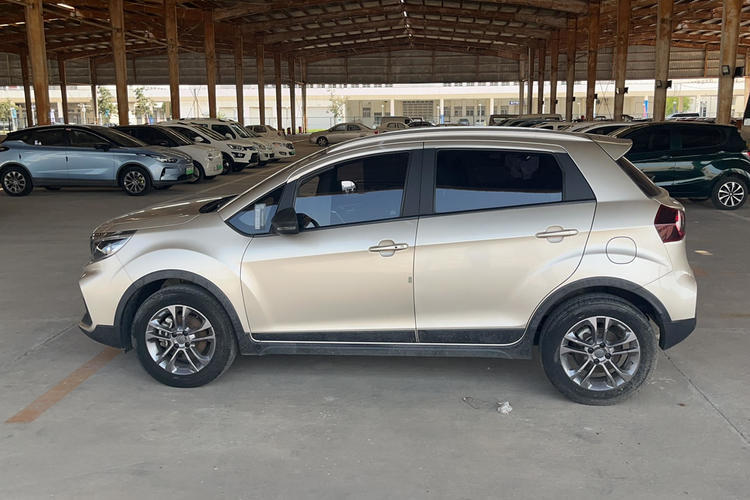 Used Geely Auto Vision X3 2020 1.5L CVT Elite Edition Exterior 5