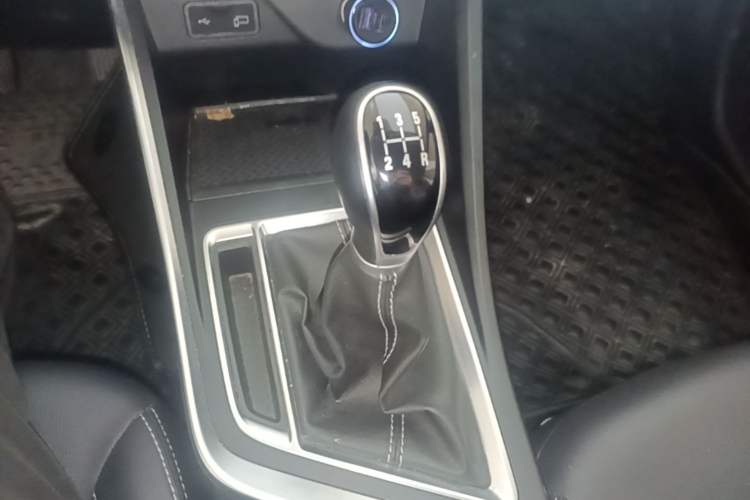 Used Geely Auto Vision X3 2020 1.5L Manual Luxury Edition Gear Lever
