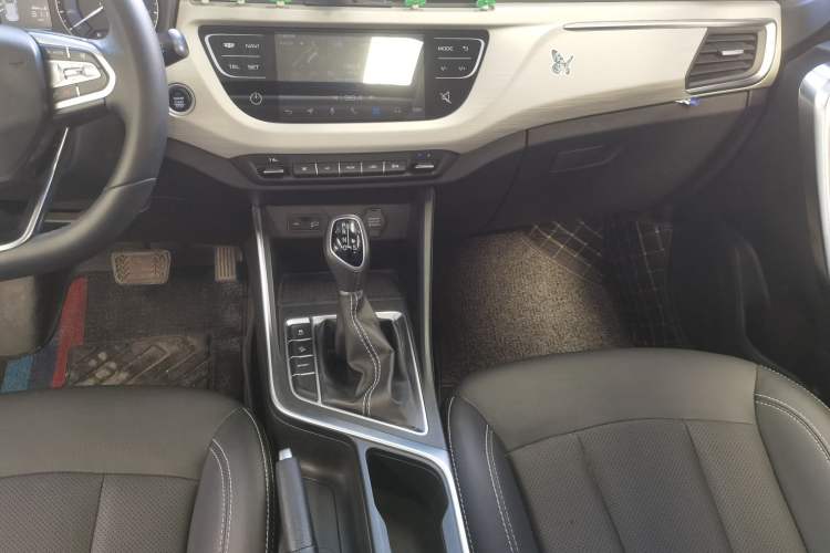 Used Geely Auto Vision X3 2020 1.5L CVT Luxury Model Gear Lever