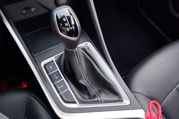 Used Geely Auto Vision X3 2020 1.5L CVT Luxury Model Gear Lever