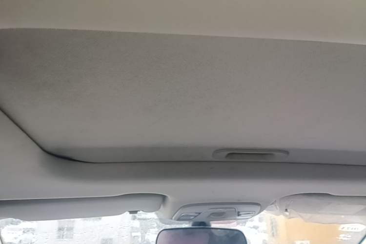 Used Geely Auto Vision X3 2020 1.5L Manual Luxury Edition Headliner