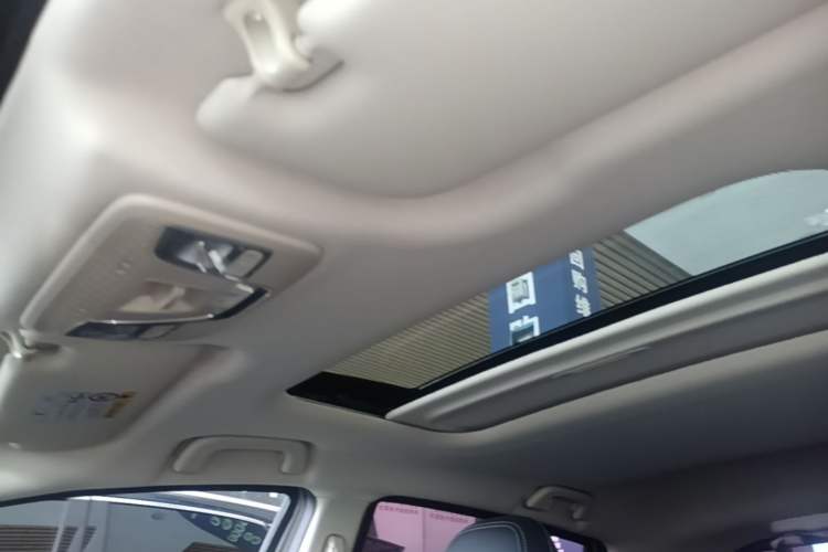 Used Geely Auto Vision X3 2020 1.5L Manual Luxury Edition Headliner